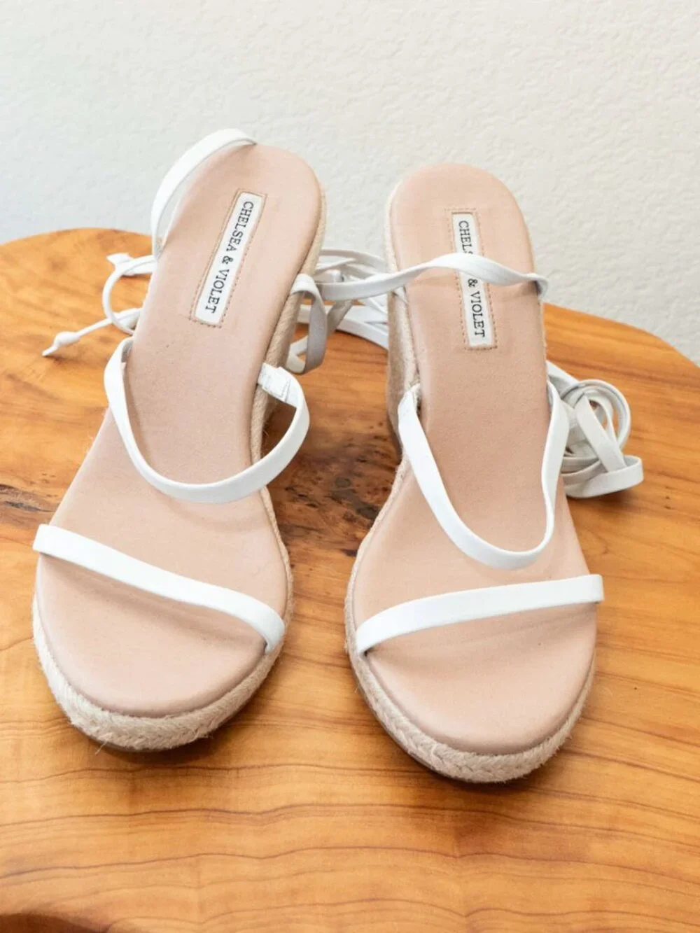Chelsea & Violet Mariah Espadrille Wedges 8.5 White Lace Up Ankle Wrap Sandals